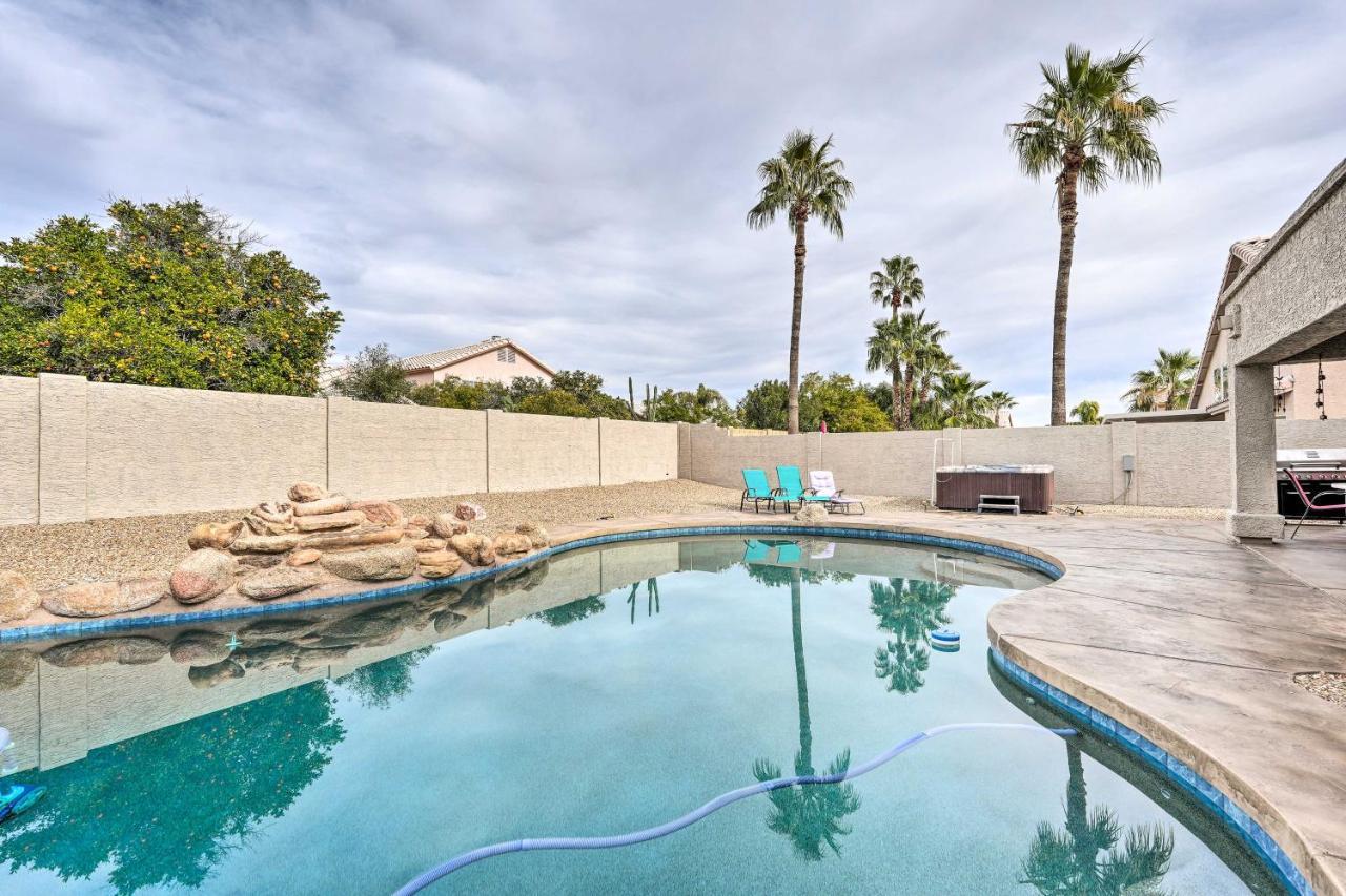 Glendale Getaway Pool, Hot Tub And Ping-Pong Table! Villa Phoenix Exterior photo