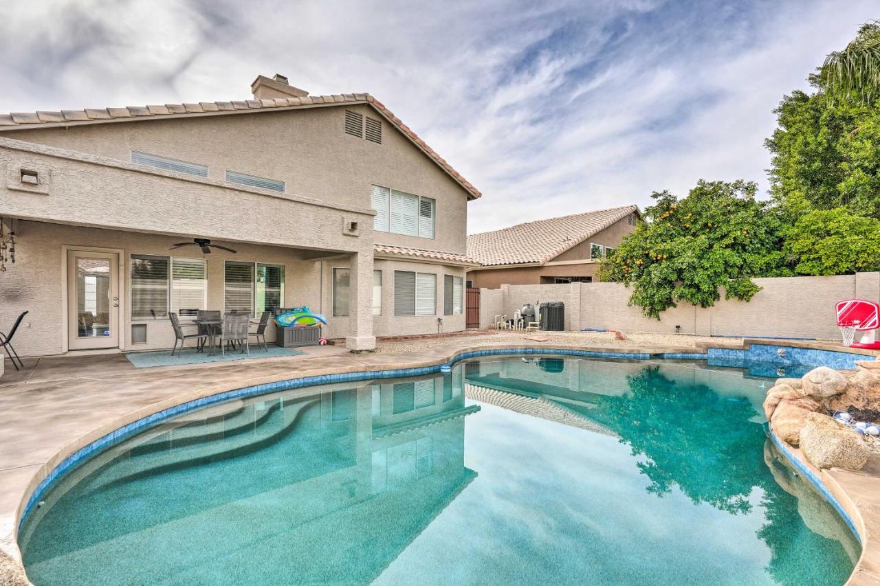 Glendale Getaway Pool, Hot Tub And Ping-Pong Table! Villa Phoenix Exterior photo